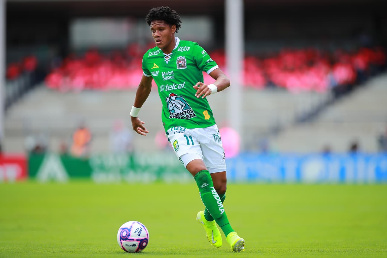 Yairo Moreno es baja con el León para enfrentar a Chivas.