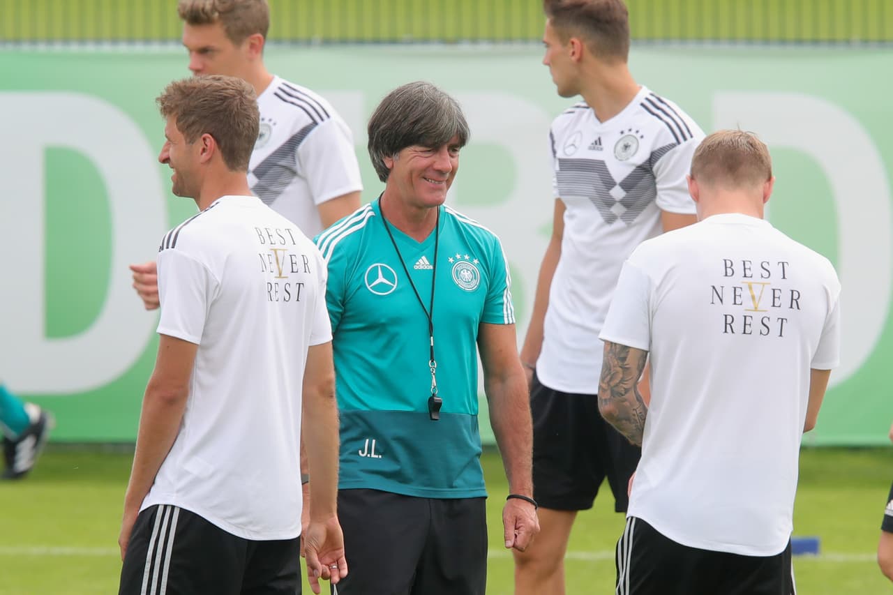 Joachim Low es el director técnico de Alemania en propiedad desde Sudáfrica 2010 y fue asistente en 2006. Desde 2002, ha llegado al menos a semifinales.