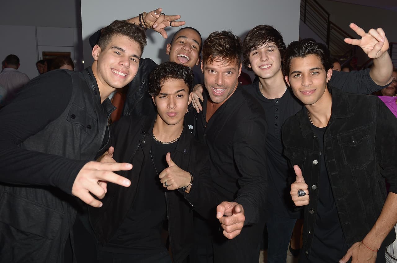 Ricky Martin no solo fue quien dirigió el proceso de CNCO durante el programa 'La Banda', también se convirtió en su representante.