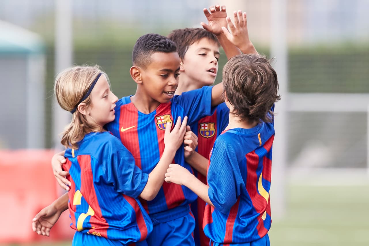 La magia del Barcelona llegó a Colombia con su primera escuela para niños