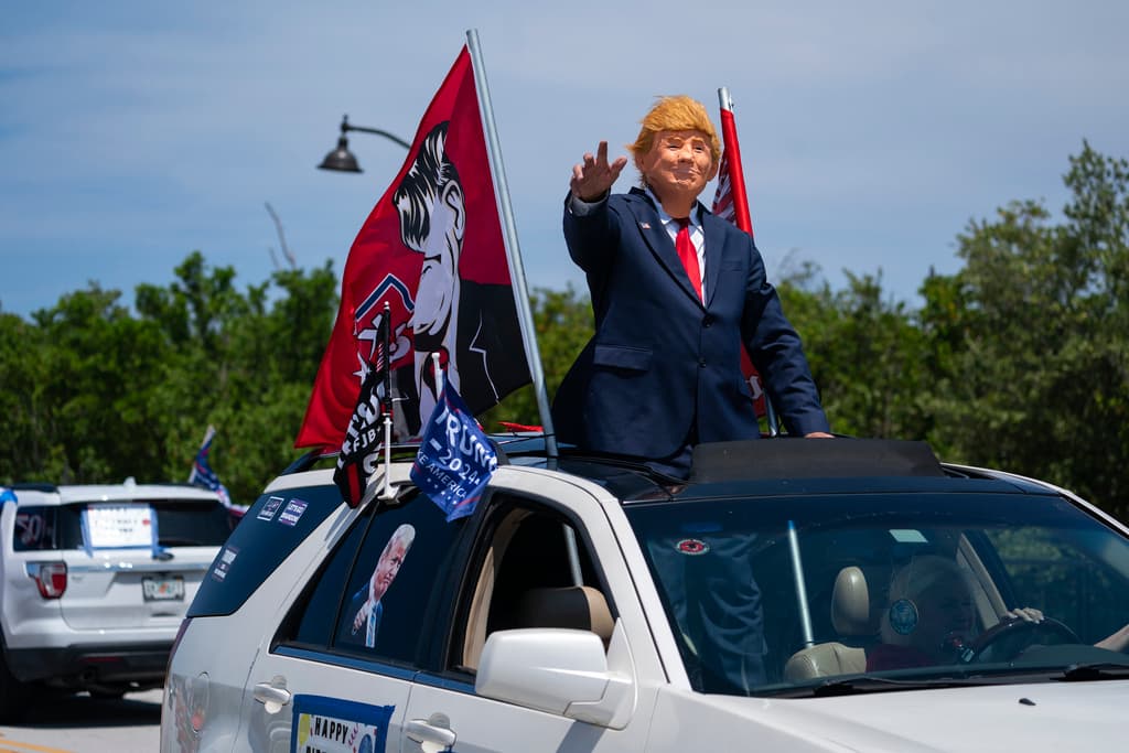 Una caravana de apoyo al exmandatario en Palm Beach, Florida.