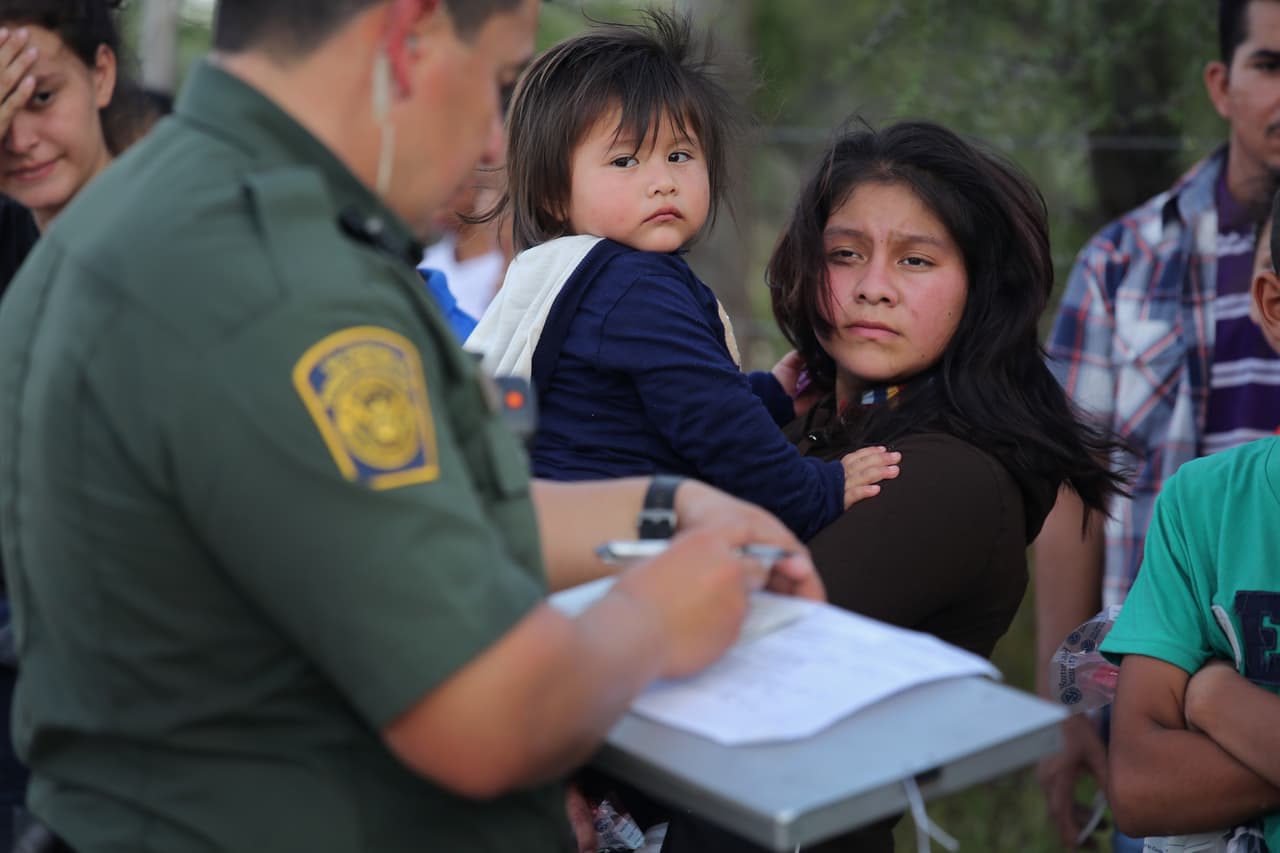 Los plazos demasiado cortos para solicitantes de asilo ponen en riesgo a miles de migrantes
