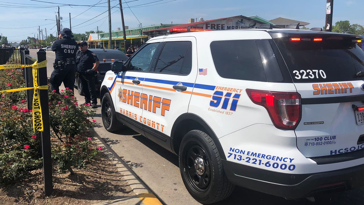 Se desconoce el motivo de la pelea aunque la policía determinó que los sospechosos y las víctimas se conocían.