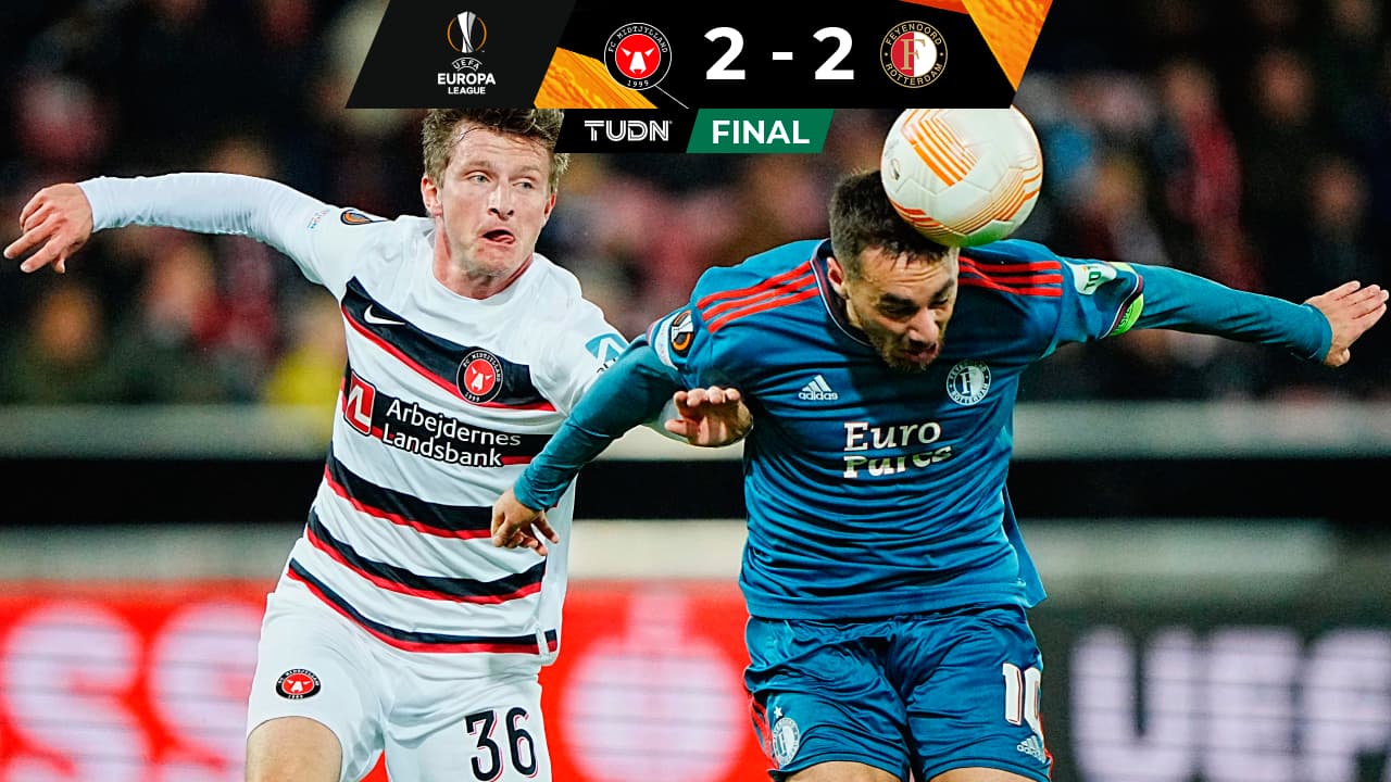 Santi Giménez y Feyenoord sufren remontada, pero son líderes