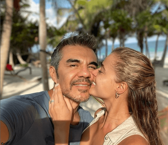 El comediante mexicano y su esposa presumieron en redes sociales su última escapada romántica con una serie de fotografìas.