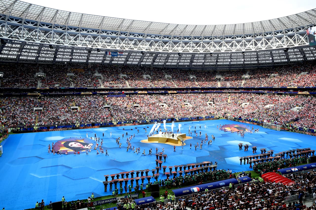 Era Istrefi, Will Smith y Nicky Jam prendieron la fiesta en la ceremonia de clausura en el estadio de Luzhniki, con un colorido y espectáculo y recordando los buenos momentos de Rusia 2018.