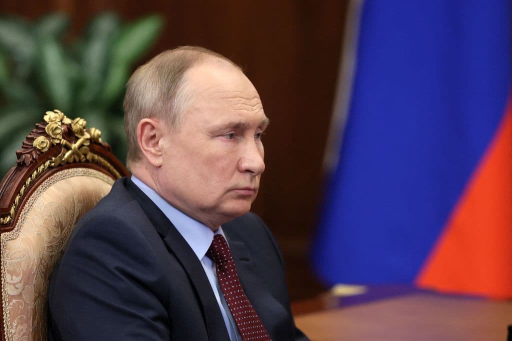 El presidente de Rusia, Vladimir Putin, en una reunión el 2 de marzo de 2022 con un grupo de empresarios rusos en Moscú. El encuentro ocurría al mismo tiempo que su Ejército bombardeaba Ucrania.