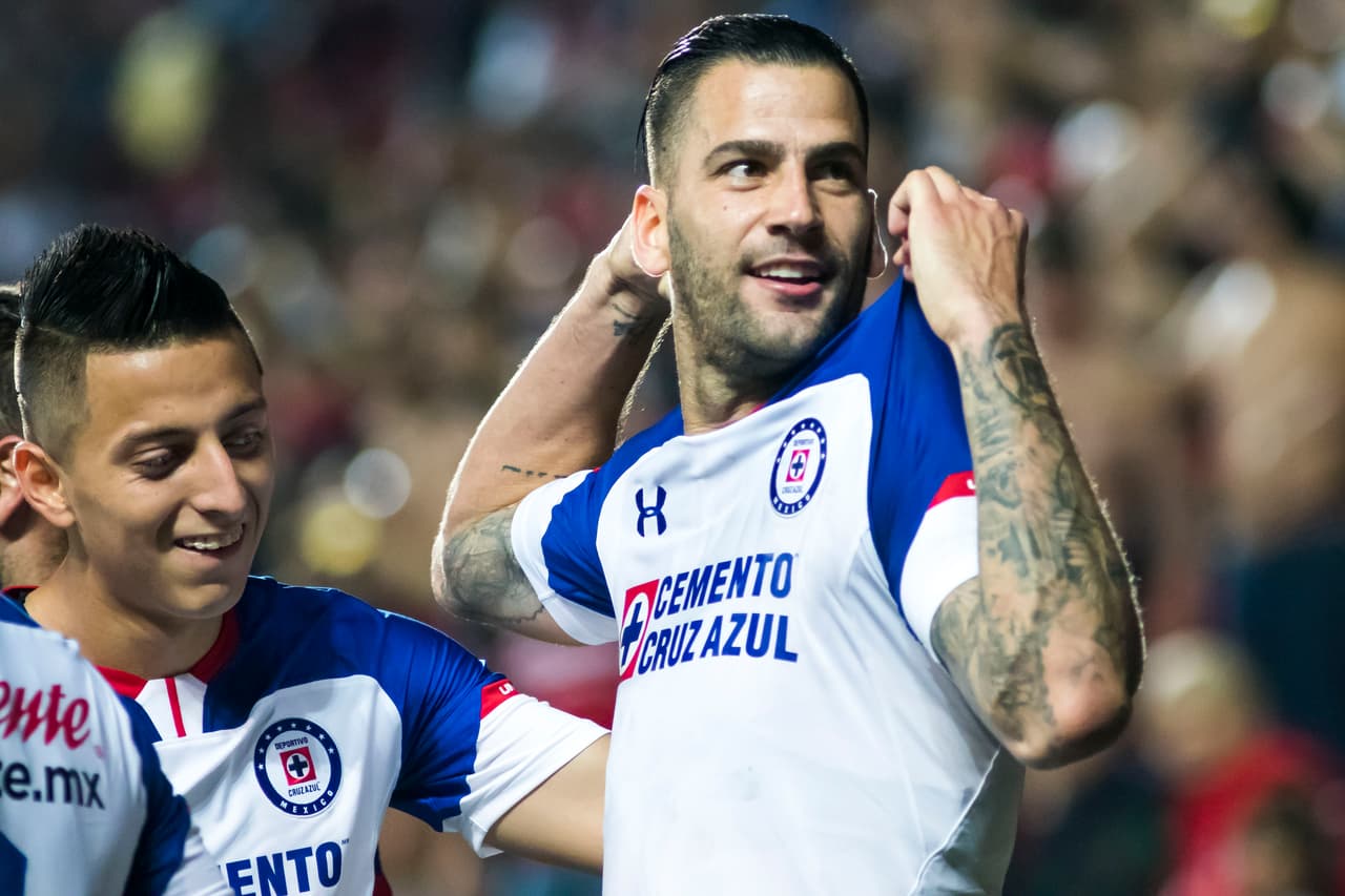 Jugador alto, rápido y fuerte, se coló hasta el área para batir en tiro que alcanzó a desviar el portero de los Xolos Manuel Lajud, quien desvió el tiró pero no impidió el 1-0 de La Máquina.