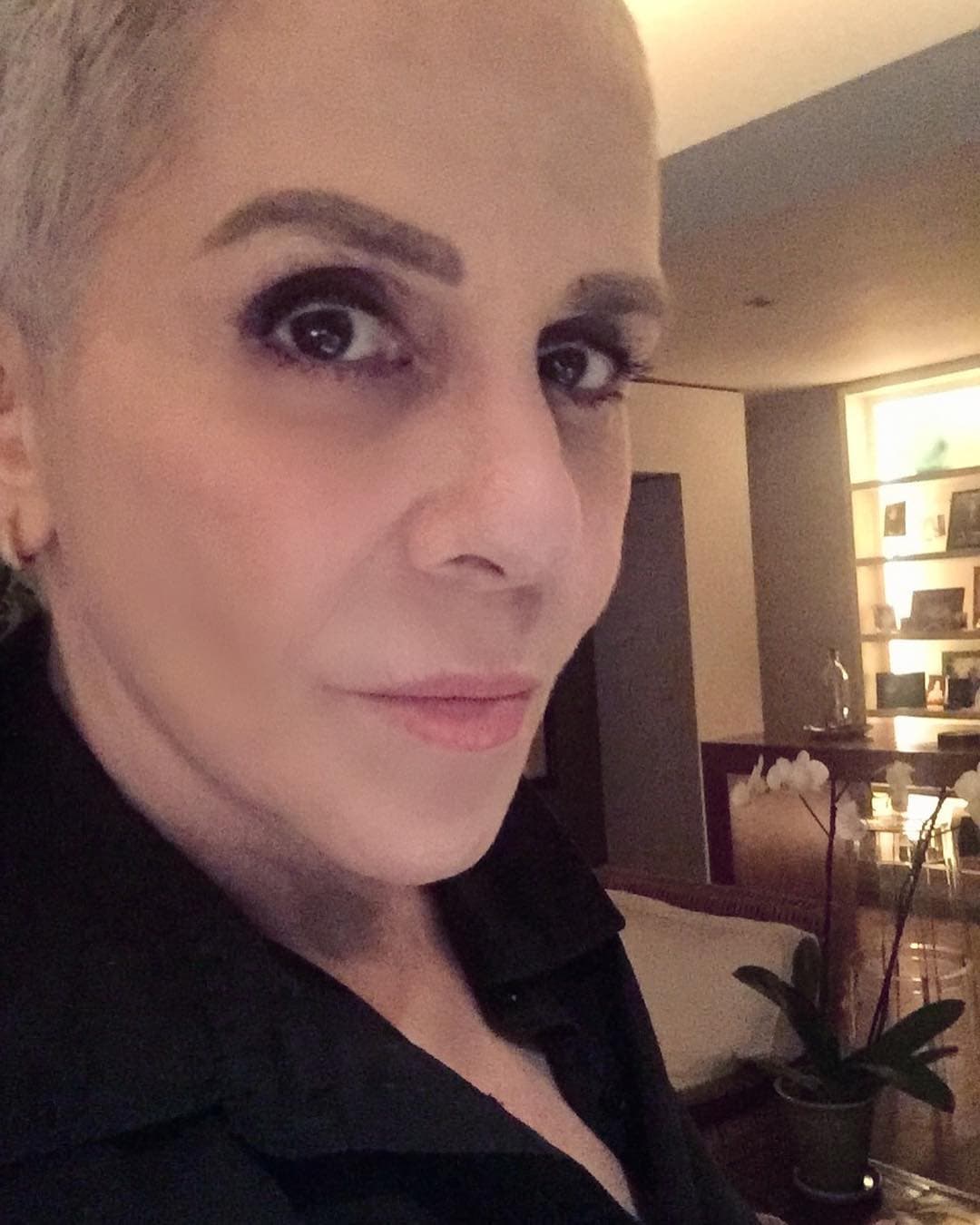 El sábado 27 de enero de 2018, la actriz mexicana
<b><a href="https://www.univision.com/entretenimiento/por-cancer-de-ovario-rebecca-jones-pausa-su-carrera-y-viaja-a-nueva-york-para-combatirlo">Rebecca Jones sintió un dolor en el vientre tan intenso</a></b> que tuvo que ir de emergencia al hospital. Le descubrieron un tumor canceroso en el ovario izquierdo, con lo que comenzó su lucha contra la enfermedad.