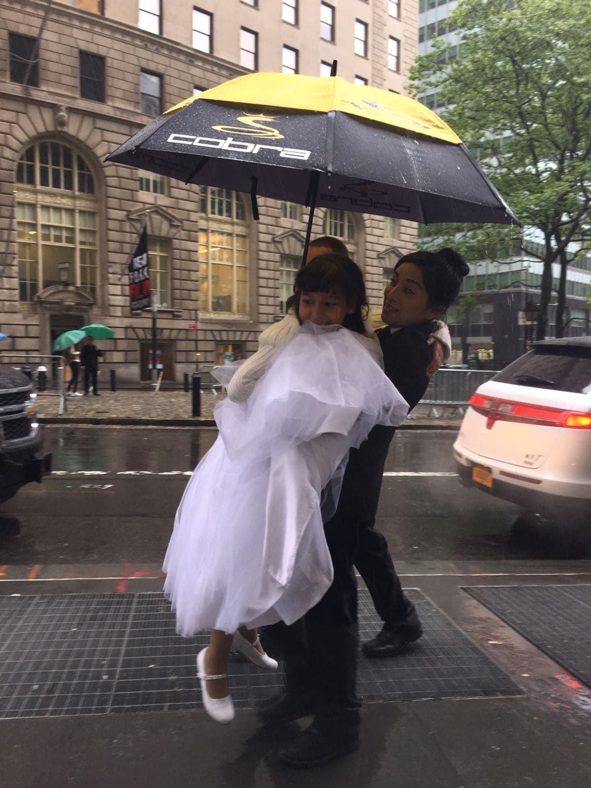 Los novios sabían que la meteorología sería un problema, así que dispusieron con la
<i>wedding planner</i> de todo lo necesario para recibir a los invitados.