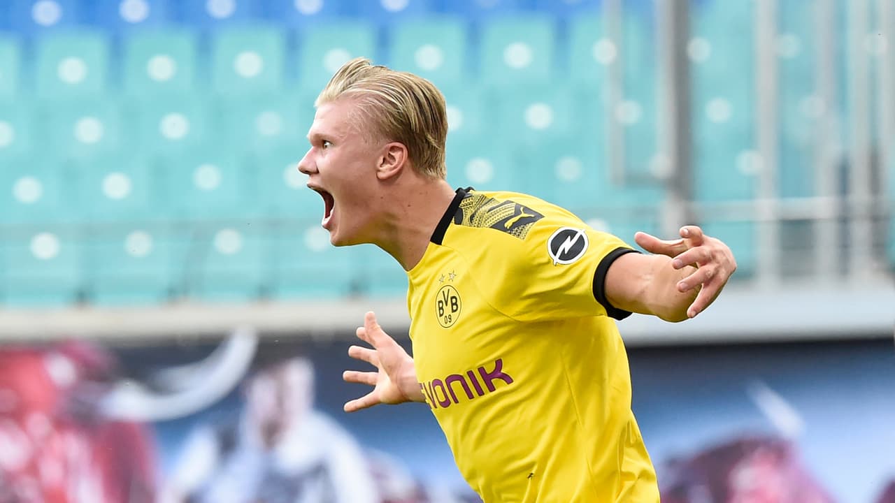 Como delantero quedó elegido Erling Haaland del Borussia Dortmund con 56 puntos.
