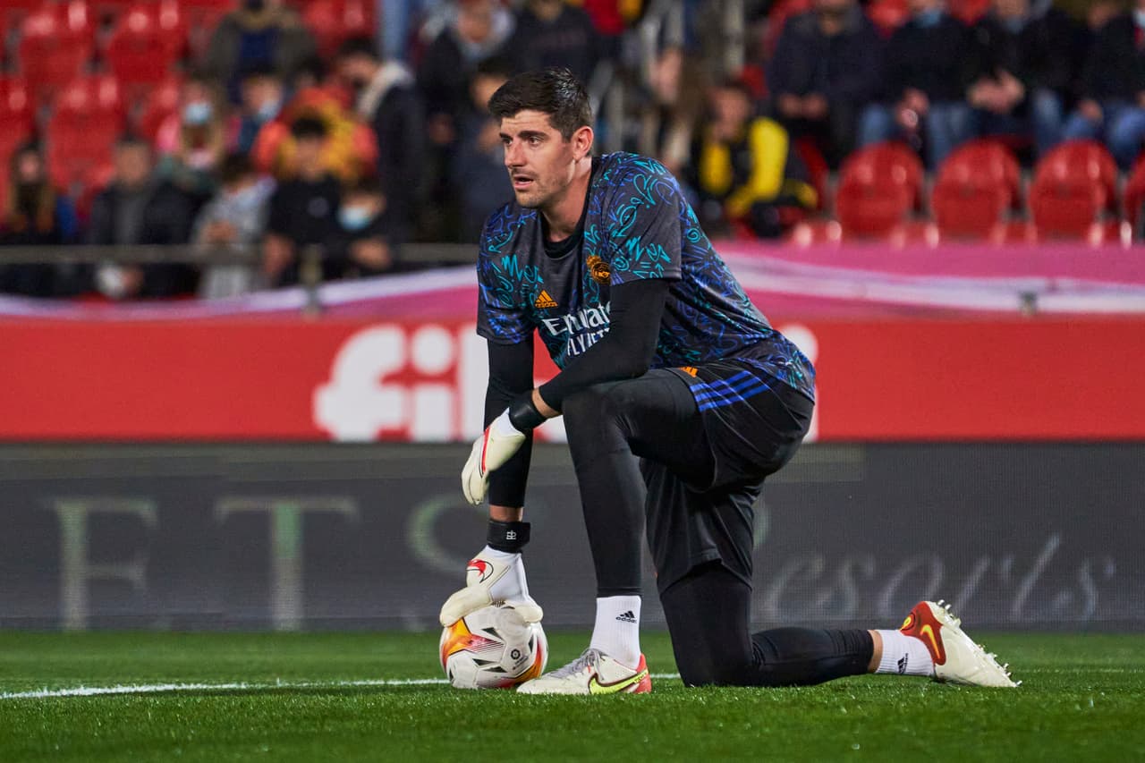 Gracias a un doblete de Karim Benzema y otro tanto del brasileño Vinícius, el Real Madrid venció al Mallorca y aumentó su ventaja en el liderato a 10 puntos sobre el Sevilla.