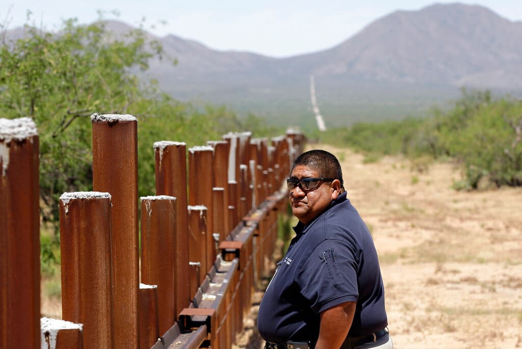 Un juez se niega a frenar la construcción de muro fronterizo en reserva tribal de Arizona