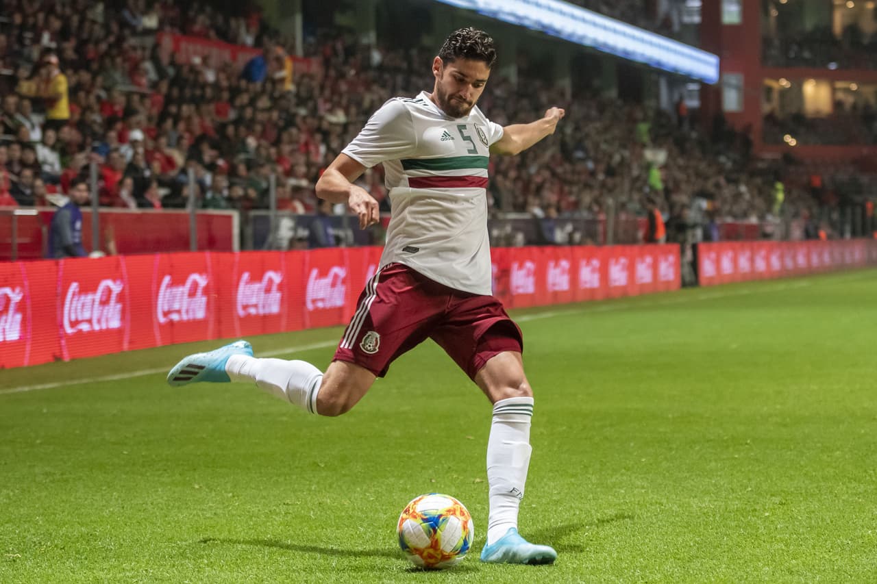 Ha destacado en su club, lo que le ha valido para formar parte de los miniciclos del entrenador de la Selección Mexicana.