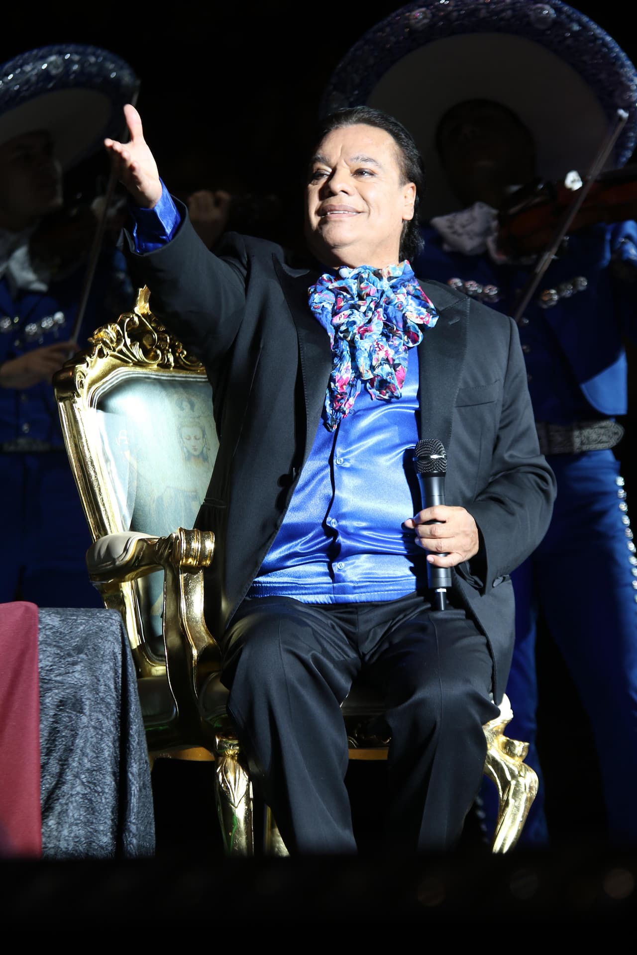 A Juan Gabriel nada lo detuvo, así como en su música plasmó su estilo también lo hizo en su imagen.