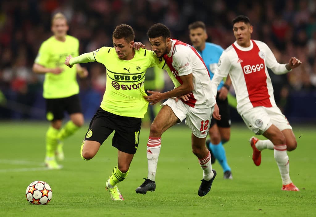 Ajax pasa por encima del Borussia Dortmund y golean 4-0, Inter no quiere tener la misma suerte que el Madrid y vencen 3-1 al Sheriff y el Porto continúa en la pelea por su pase a los octavos de final luego de vencer por lo mínima (1-0) al Milan.