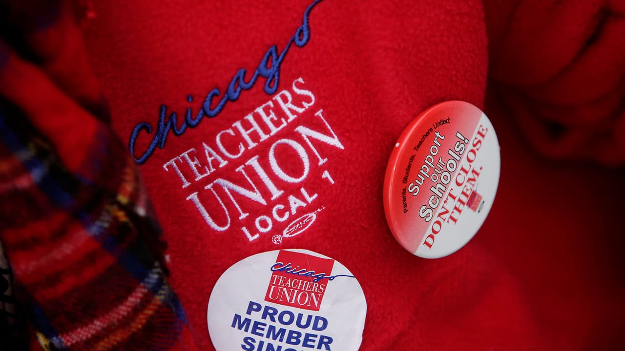 <b>¿Se repondrán las clases que se pierdan por la huelga?</b>
<br>No.
<a href="https://www.univision.com/local/chicago-wgbo/cps-no-recuperara-las-clases-que-no-se-impartan-durante-la-huelga">La administración ha indicado</a> que no se recuperarán las clases que no se puedan impartir debido a la huelga.