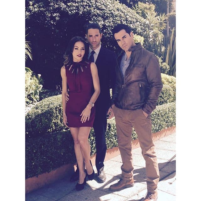 ¡Pobre Angelique! Esto lo decimos porque ya está sufriendo entre tanto galanazo. Apenas David Zepeda se dio a la tarea de compartir una foto en la que aparece Angelique, Sebastían Rulli y él. ¡No te pierdas el estreno mundial de "Tres Veces Ana" el lunes 23 de mayo a las 10PM/9C por Univision!
