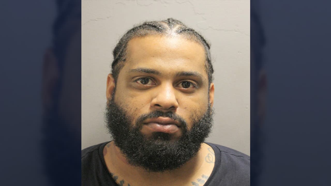 Autoridades buscan en Texas a un traficante de personas que escapó al recibir la sentencia de 75 años de prisión