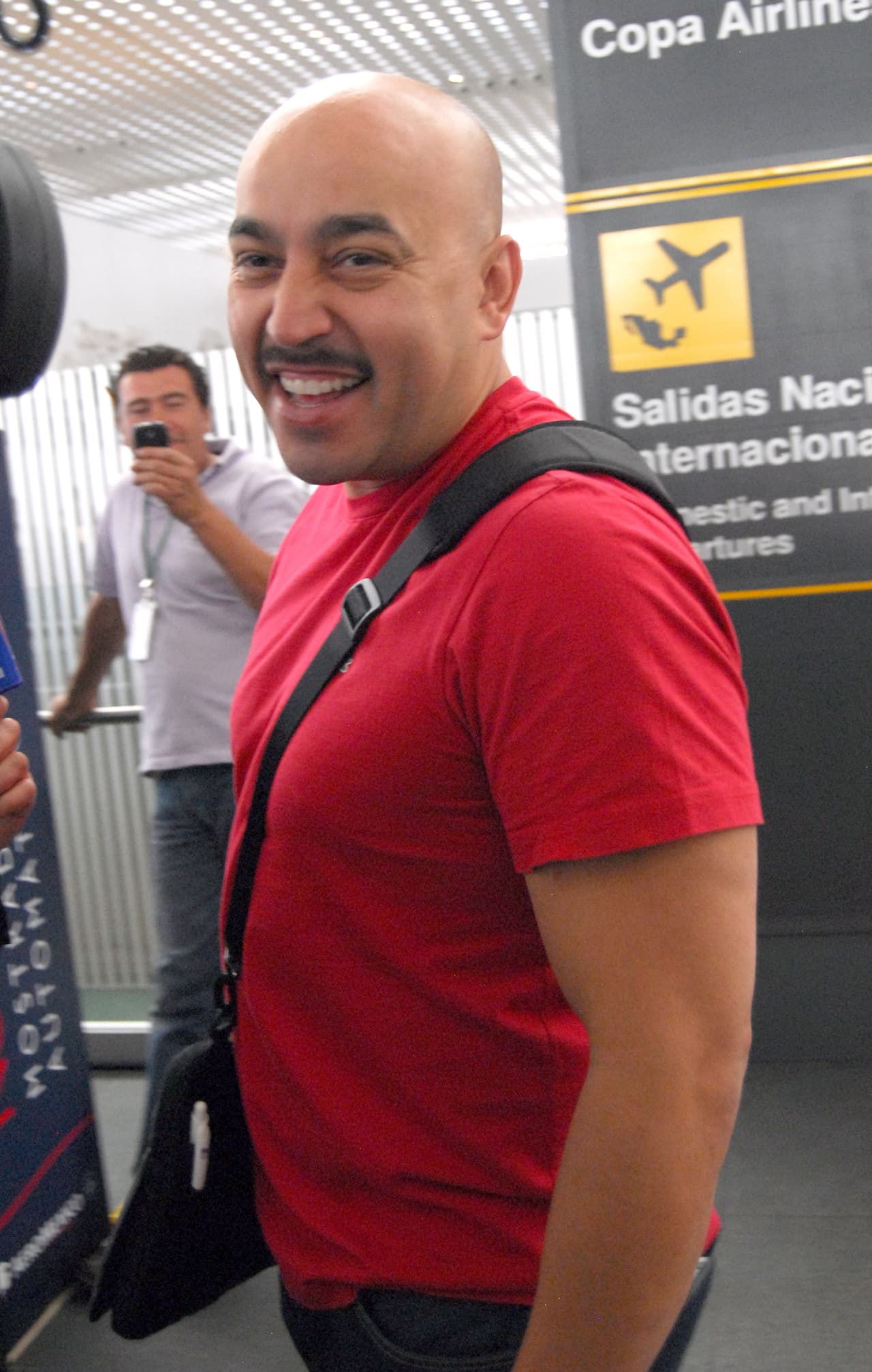 Ahora, confiesa que desde hace mucho tiempo no sabe de ese joven y no lo ha visto, pero que igual tiene sentimientos hacia él.