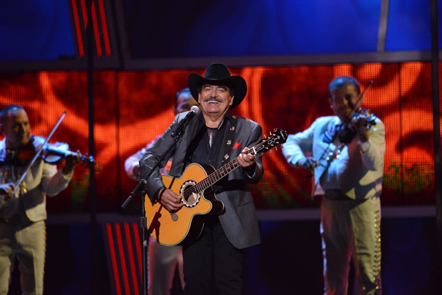 Joan Sebastian estaba feliz de poder compartir este momento con su público.
