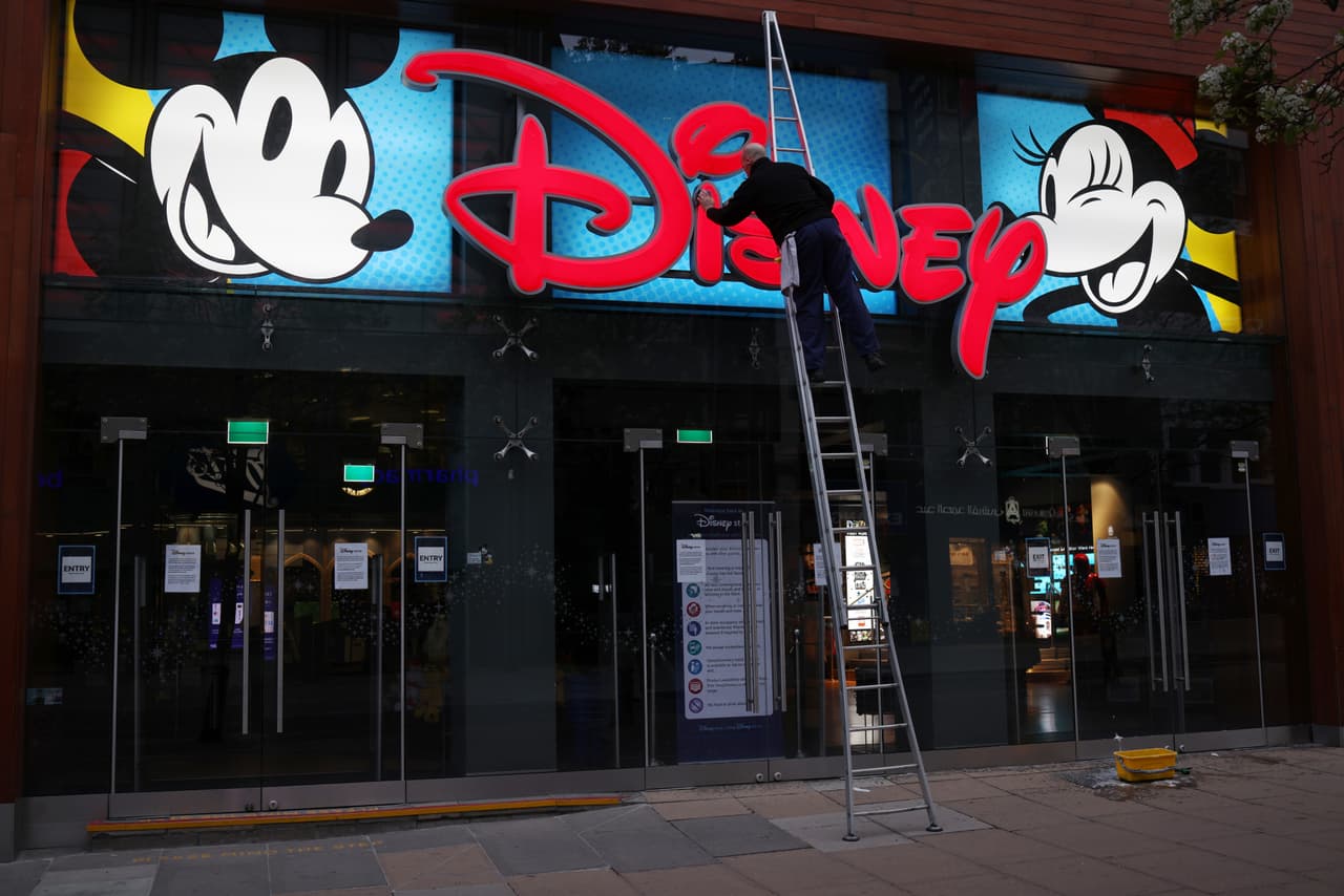 La compañía no ha anunciado
<b>cuántas personas perderán su trabajo</b> por los cierres de sus tiendas.