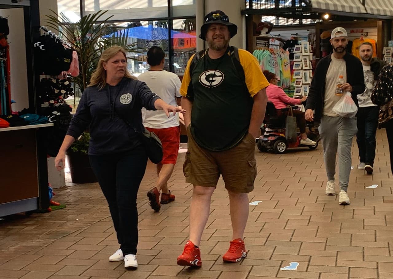 Así se vive el color en el Hard Rock Stadium de Florida previo al partido entre San Francisco 49ers y Kansas City Chiefs.