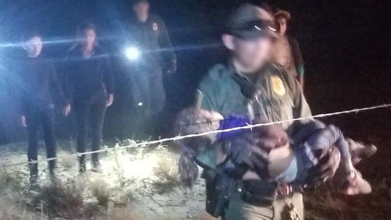 Patrulla Fronteriza halla a indocumentados en muy mal estado: "Estaba tan agotada que ya no podía cargar a su hija”