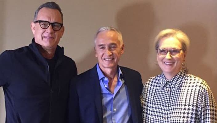 Tom Hanks, Jorge Ramos y Meryl Streep, durante al entrevista sobre la película
<i>The Post.</i>