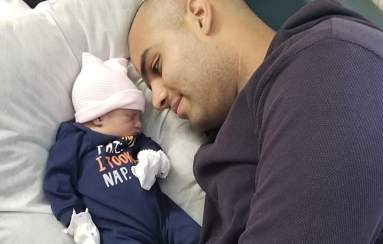 Muere por coronavirus la bebé de 5 meses de un bombero de Nueva York