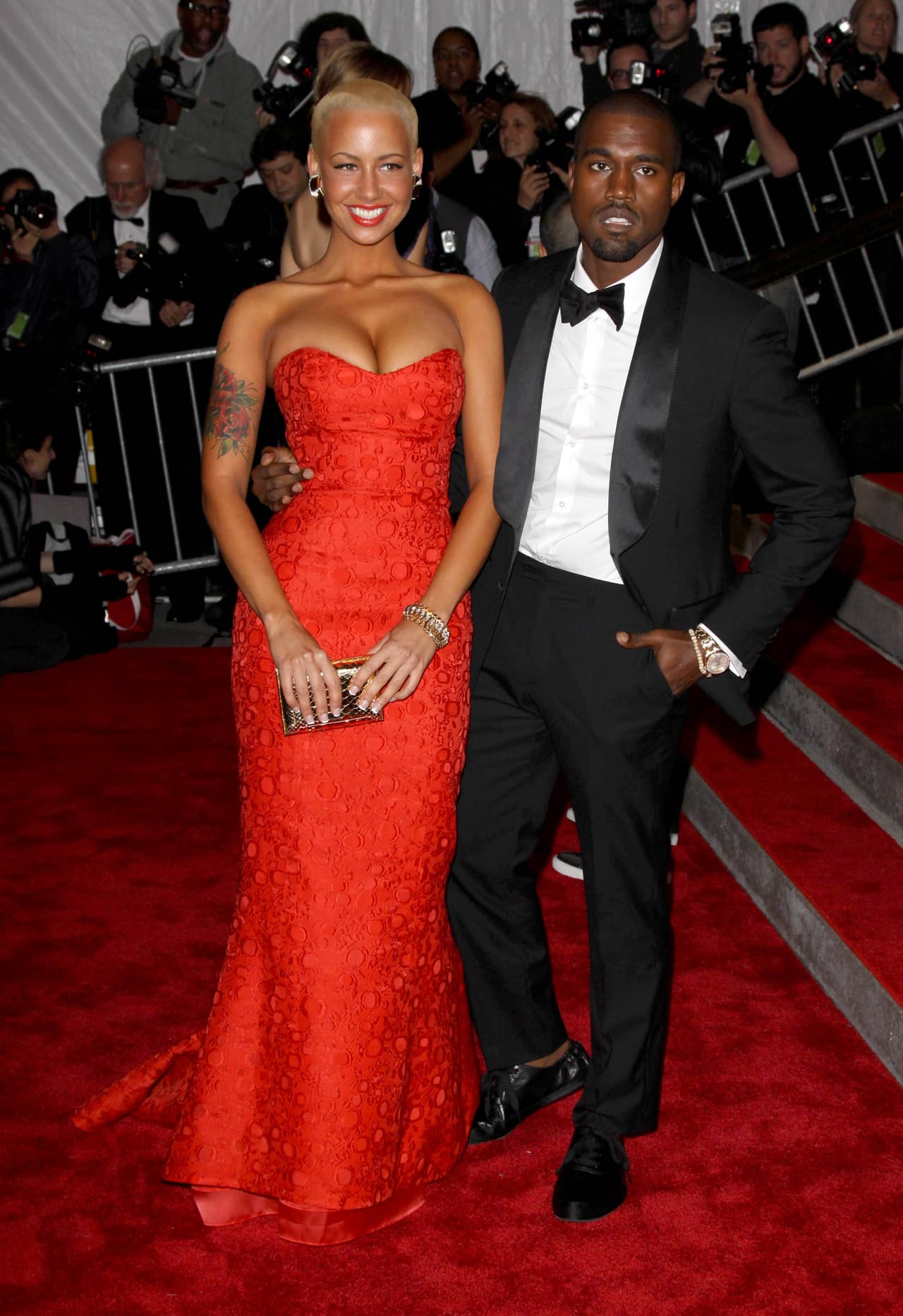 El cantante la llevaba a todos lados. Aquí en la Met Gala del 2009.