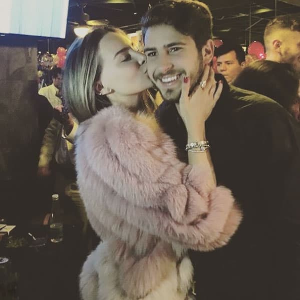 Esta vez, Belinda no quiso quedarse atrás al mostrarle su incondicional apoyo en esta nueva faceta que el joven de 24 años quiere emprender.
<br>