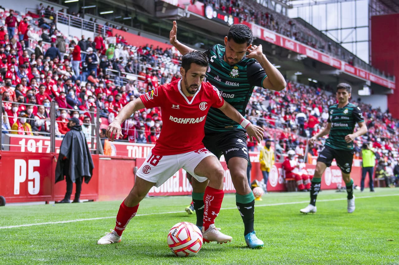 Toluca impuso su futbol y logró imponerse a Santos que ya suma tres encuentros en fila sin concer la victoria.