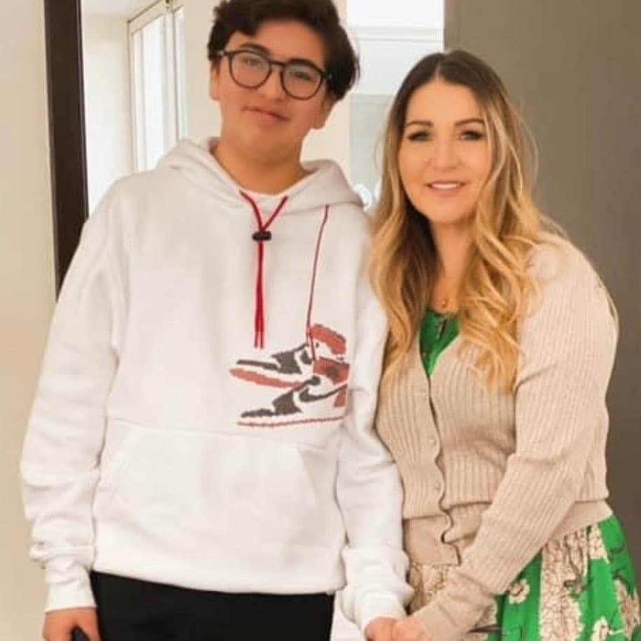 Su segundo hijo varón, Félix Estefano, nació dos años después, en 2007.
<br>