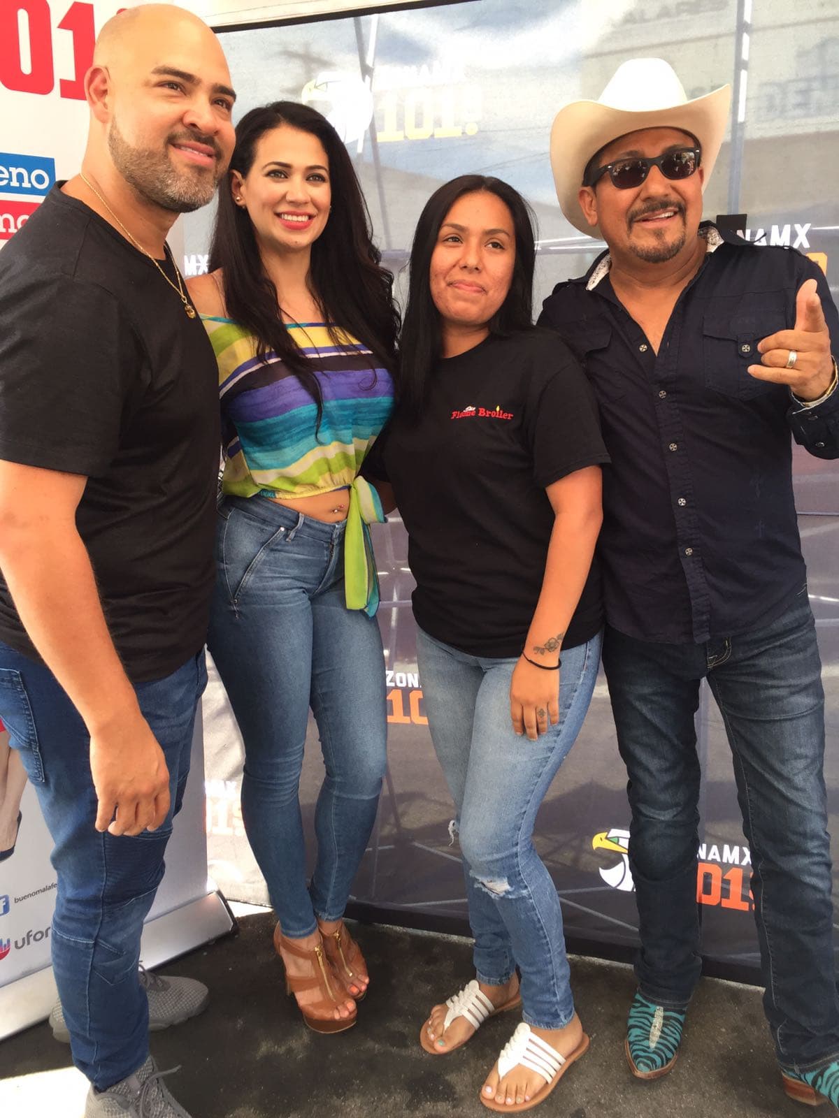 Los oyentes de Anaheim en California disfrutaron de un día lleno de sorpresas al lado de 'El Bueno, La Mala y El Feo'.