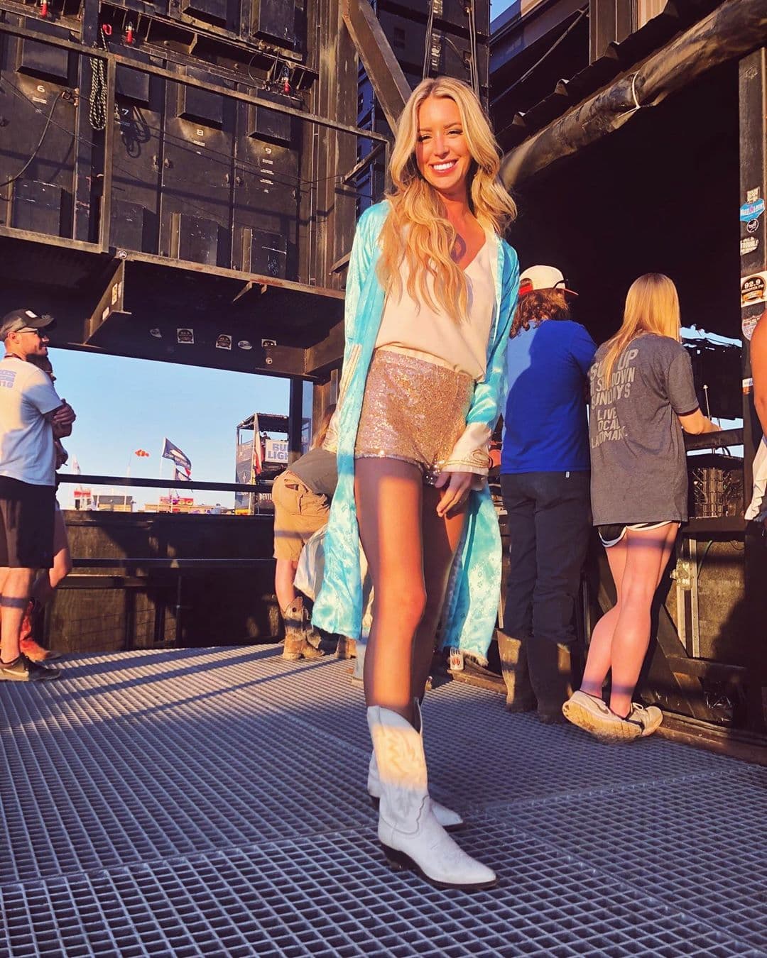 El pasado 4 de septiembre, Harris conducía por la carretera estatal 522 en un auto Chevrolet Equinox negro, cuando golpeó por atrás a un Chevrolet Avalanche. En consecuencia, el carro de la cantante salió disparado hacia el carril contrario, donde impactó a un Jeep blanco, en el que viajaba María Elena Cruz.