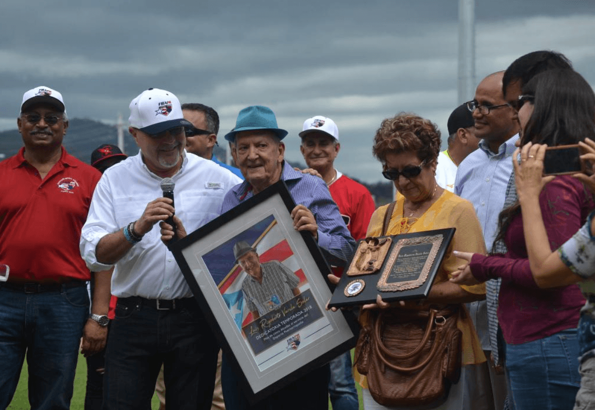A Luis Rigoberto Varela Solar se le dedicó la temporada 2018 de la Liga de Béisbol Superior Doble A.