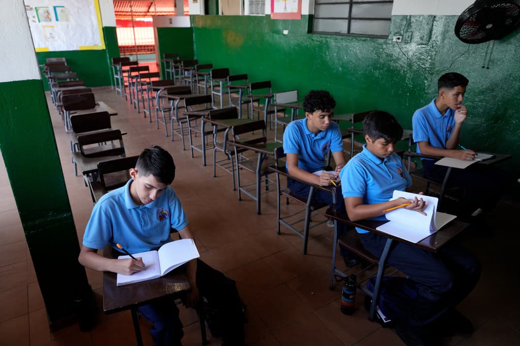 Venezuela regresa a las aulas con la cifra de 1.005 niños que murieron, víctimas de los sismos