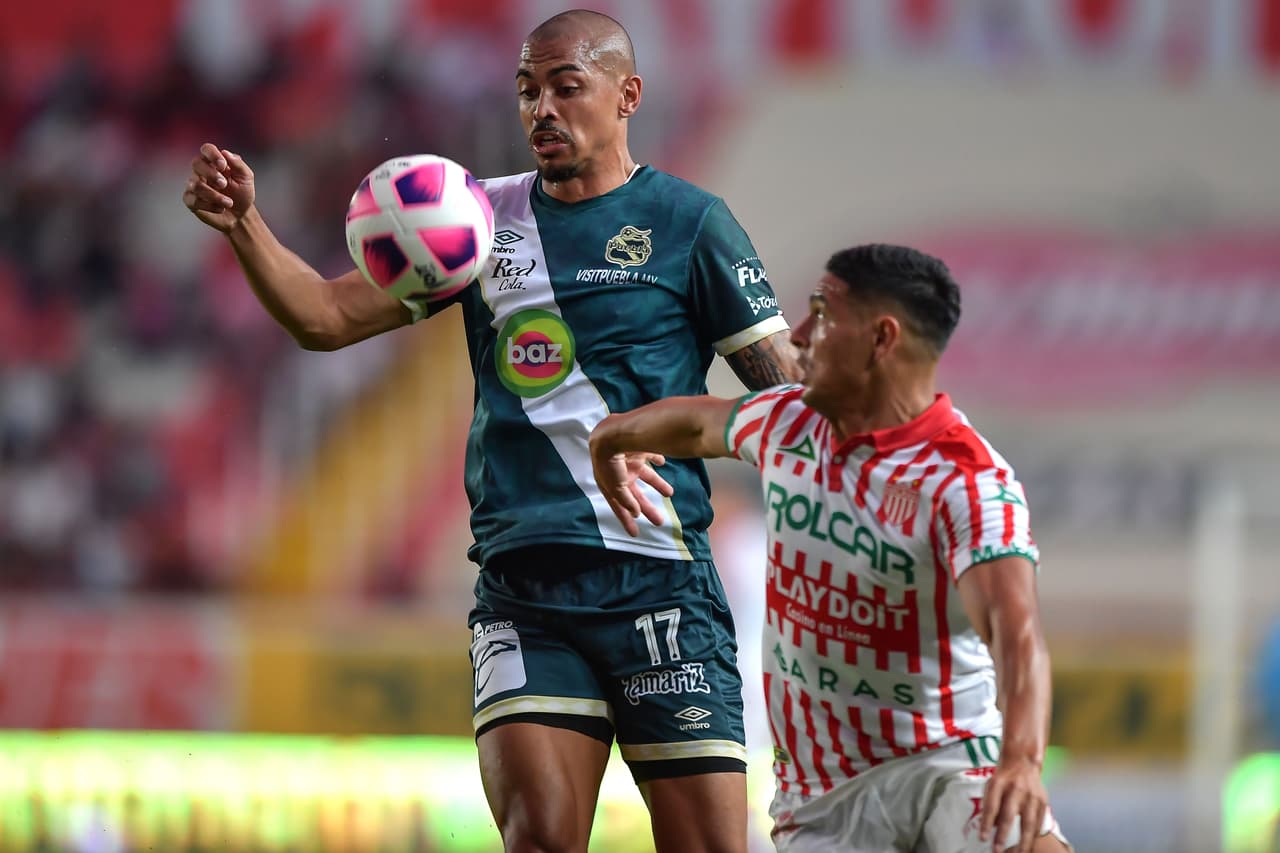 Guillermo Martínez anota al minuto 87 y hace que puebla se lleve los puntos en la victoria 0-1 sobre Necaxa.