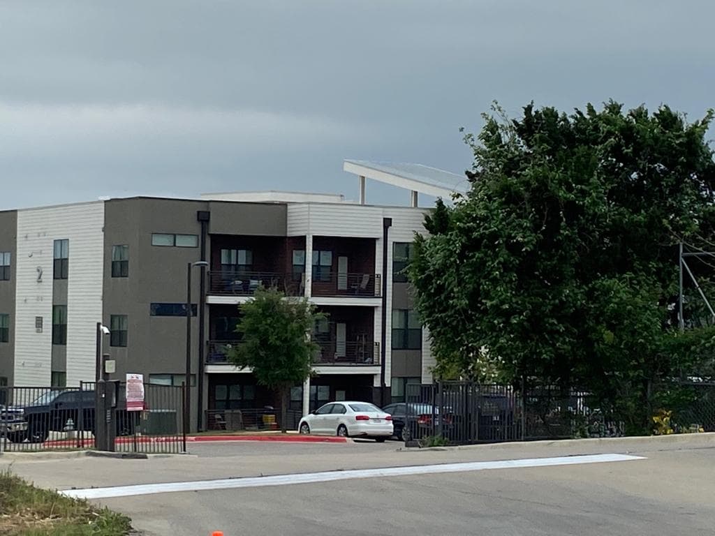 En medio de la investigación del caso, la Policía dijo que evacuó los apartamentos adyacentes.