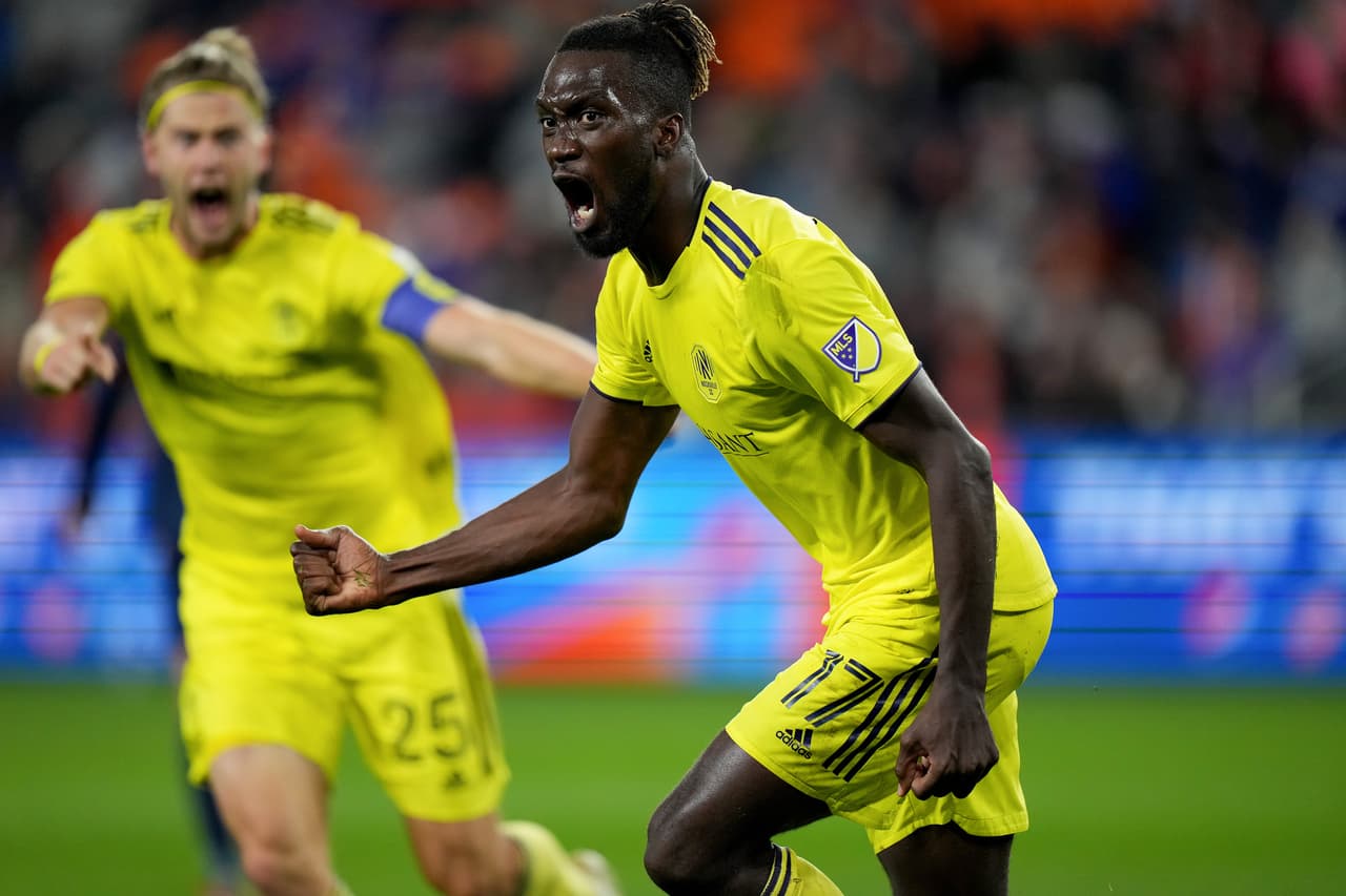 Los goles de C.J. Sapong serán fundamentales para lograr el cometido de llegar lejos en la postemporada.
<br>