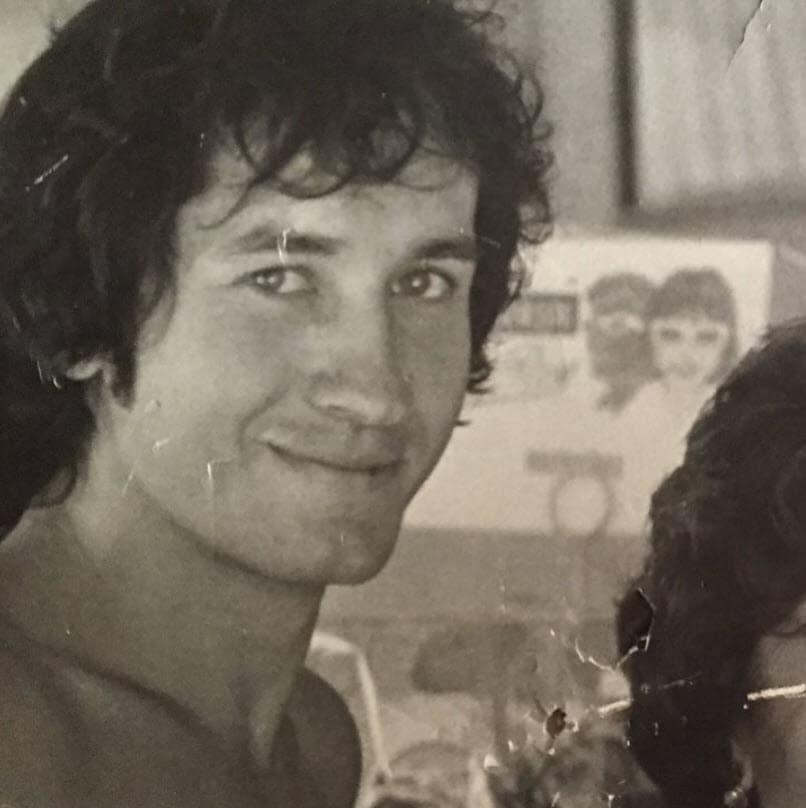 "No puedo dimensionar en palabras el cariño y la paz que sentía cuando volvía de dar función. Me daba un beso en la frente, y como dice la canción: 'The monster's gone. He's on the run and your daddy is here'".
<br>
<br>
<br>
<br>