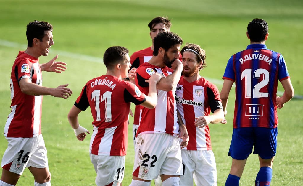 Con goles de Raúl García y Asier Villalibre, el Atletic Club viene de atrás dos veces para empatar el encuentro y sumar un punto.