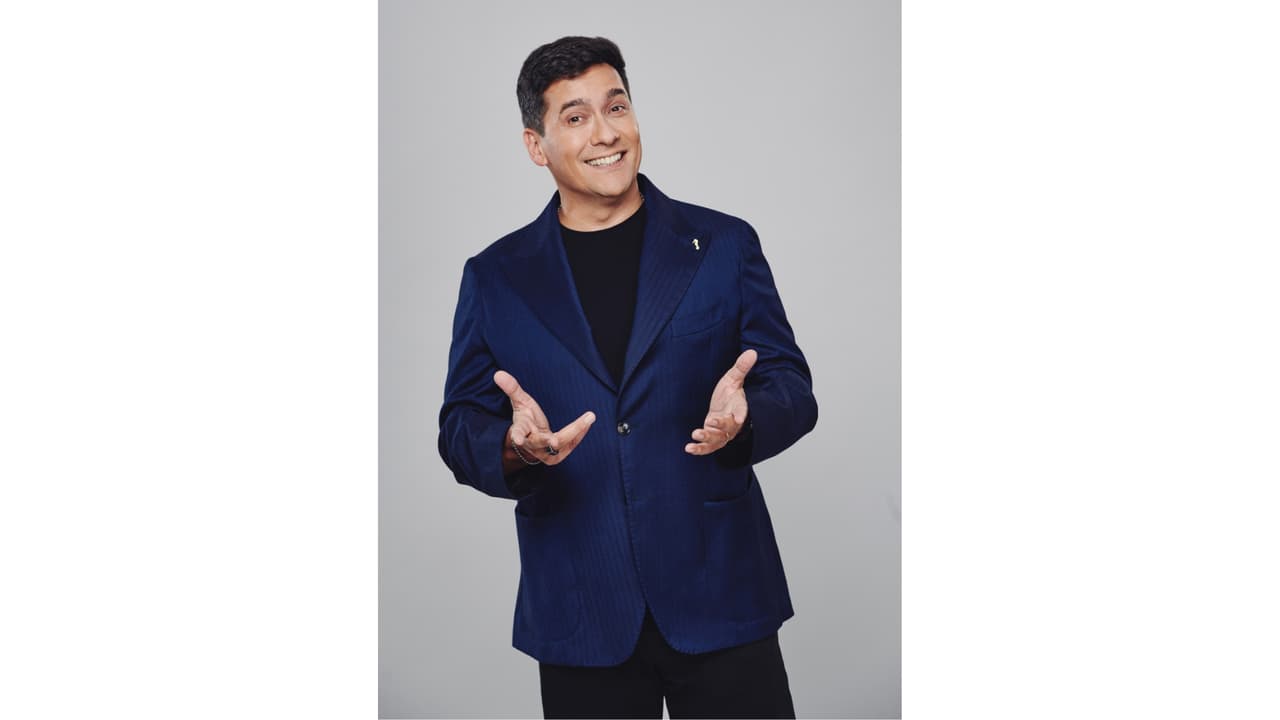 Rafael Araneda es el conductor de Primeras Citas