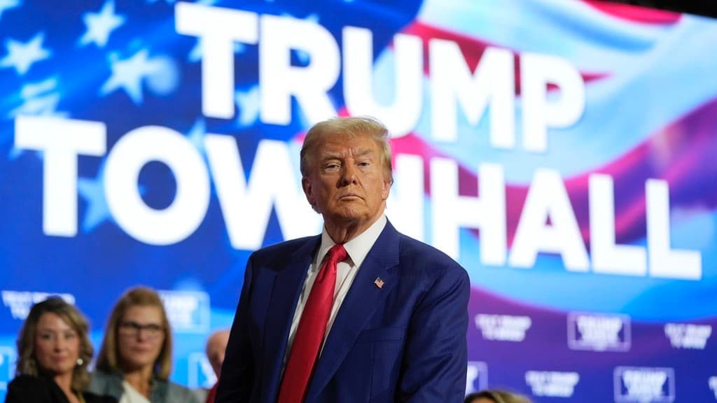 Cómo ver el town hall de Donald Trump con votantes latinos de Univision Noticias