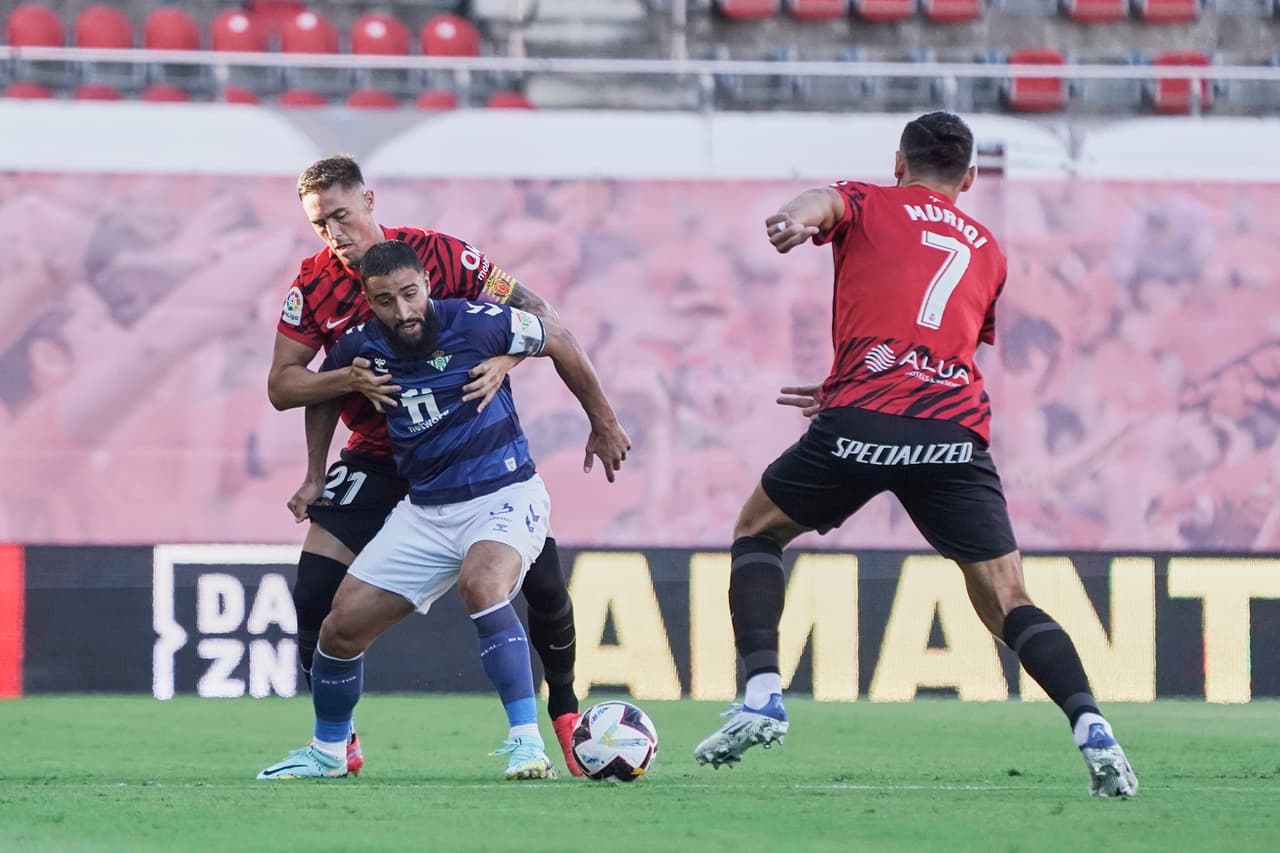 Betis venció 1-2 al Mallorca de Javier Aguirre con un doblete de Boja Iglesias en la Jornada 2 de LaLiga; Andrés Guardado no jugó porque sigue sin ser inscrito.
