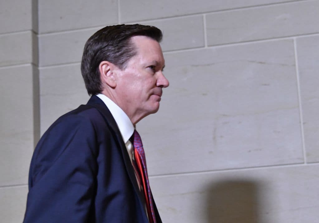 Trump echa al funcionario de inteligencia que dio al Congreso la queja sobre Ucrania que llevó al 'impeachment'