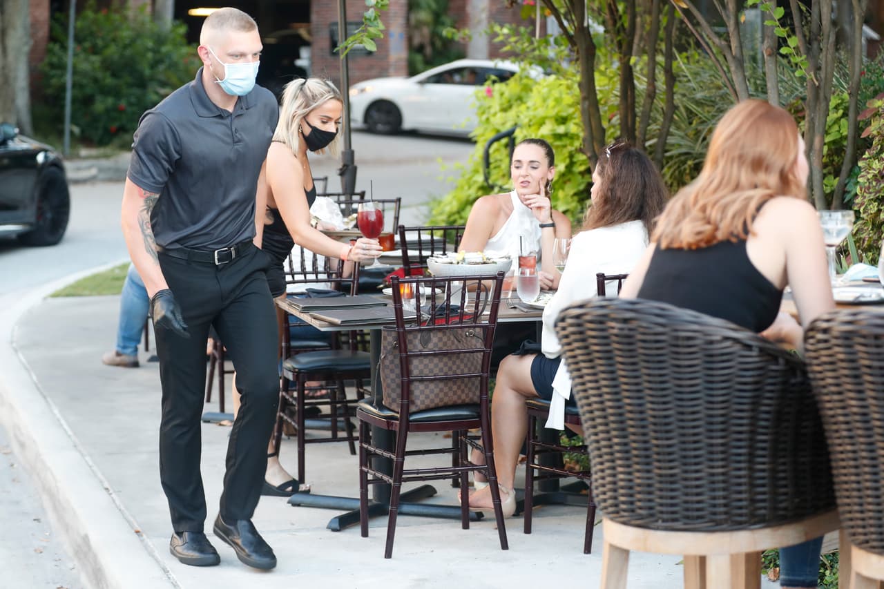 Ya hay más de 14,000 muertes relacionadas con el covid-19 en Florida y en total se han presentado 698,682 casos de coronavirus.