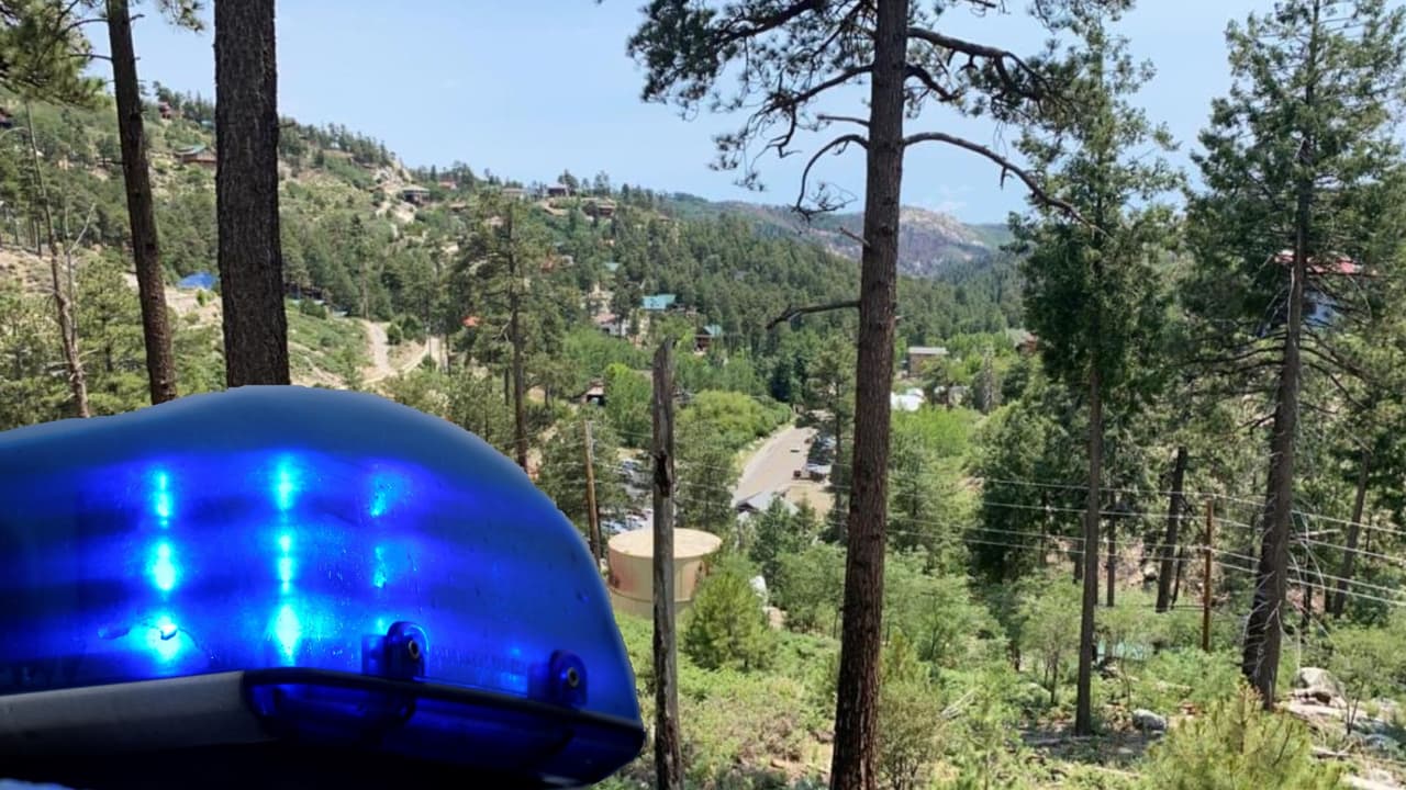 Muere una madre y su hija sobrevive luego de salir expulsadas del vehículo en Mount Lemmon