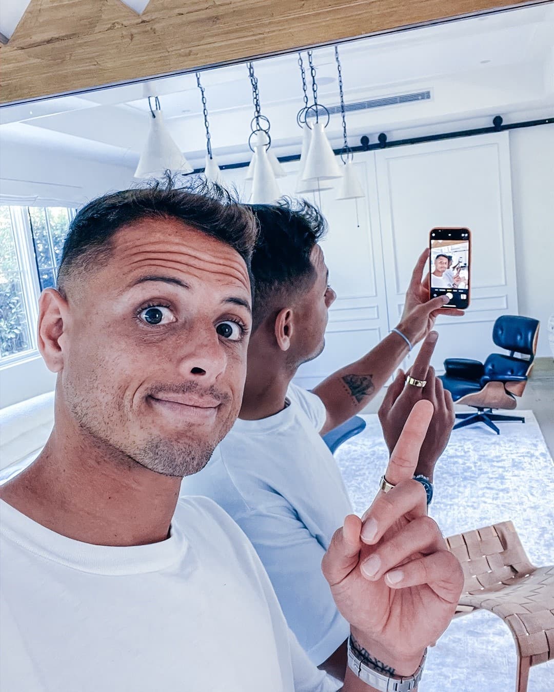 Esta y otras diferencias, llevaron a la pareja hacia la separación y que ahora 'Chicharito' acepta y reconoce, sin dar más detalles.